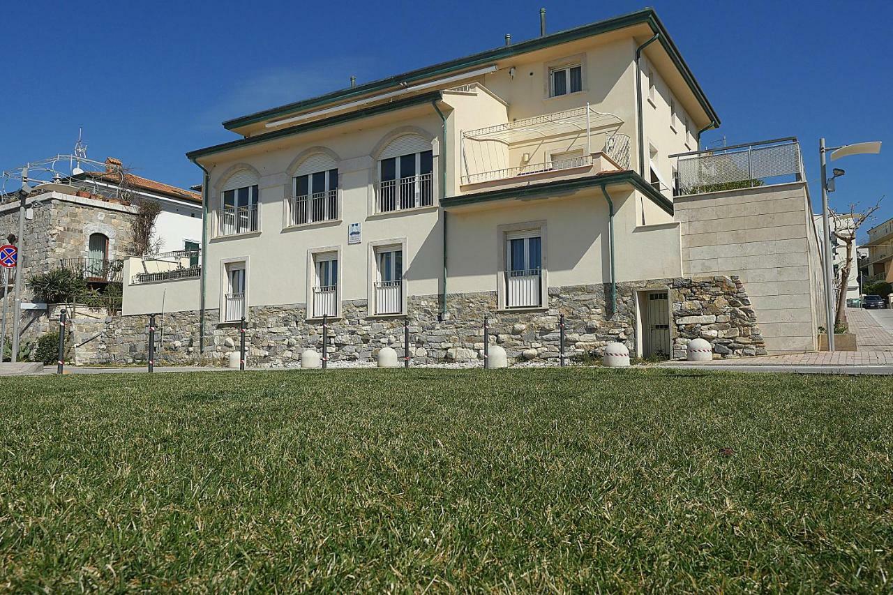 סן וינצ'נזו Residence Villa Livia מראה חיצוני תמונה